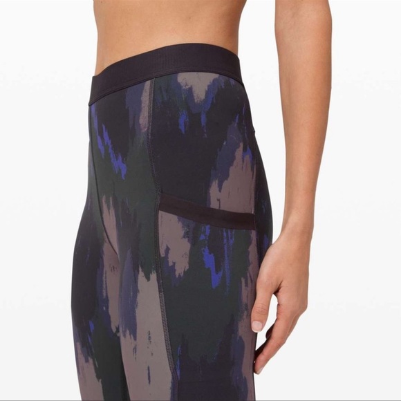 NWT Lululemon Take the Moment tights - Picture 5 of 8